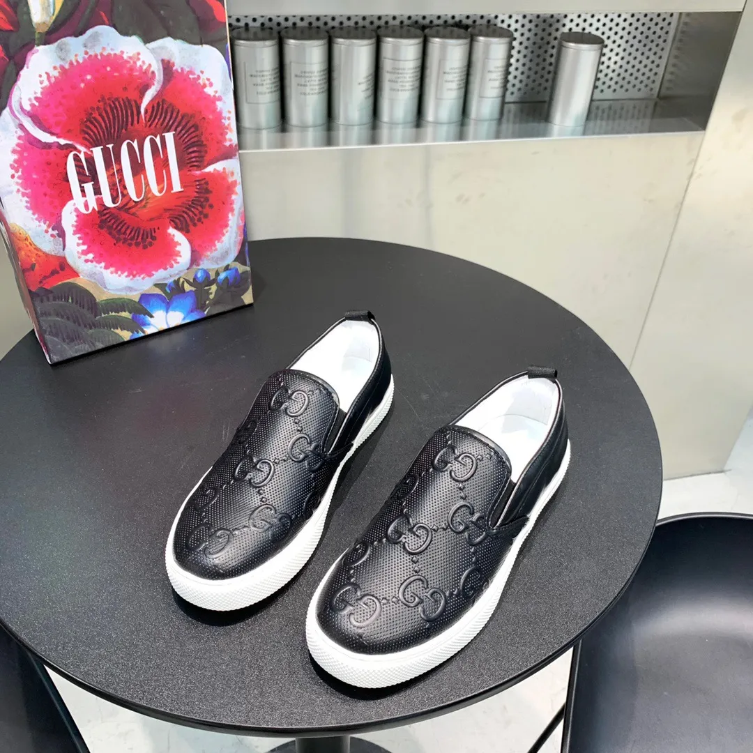 P380 👟 (1:1 replica of the official website of running volume models) 🇮🇹🇮🇹 "GUCCI" 🔍🔍Men's 2025 counters are on sale simultaneously, fashionable and casual, comfortable and breathable, imported waterproof fabrics, the first choice for trendy men, imported sheepskin lining, fashionable and trendy, trendy men Essential, soles: original soles provided by the original factory, exclusive movable molded soles, super comfortable, original factory goods, 🔍🔍high quality, you can enter and exit the counter at will, 38-44, (37 and 45 can be customized, non-refundable and non-exchangeable) available in stock, you deserve it No. 005